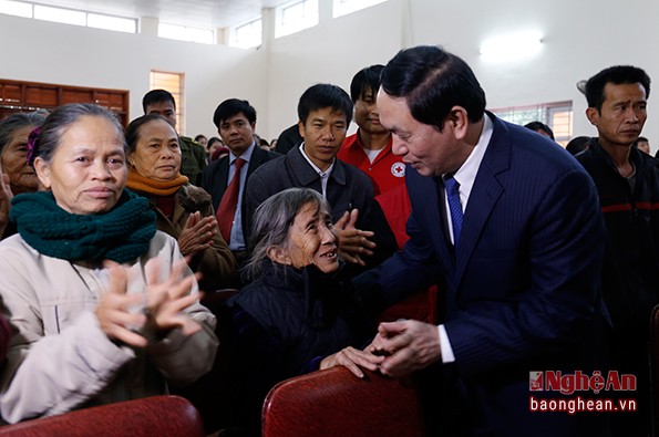 Tran Dai Quang présente ses voeux de Nouvel an à Nghe An	 - ảnh 1